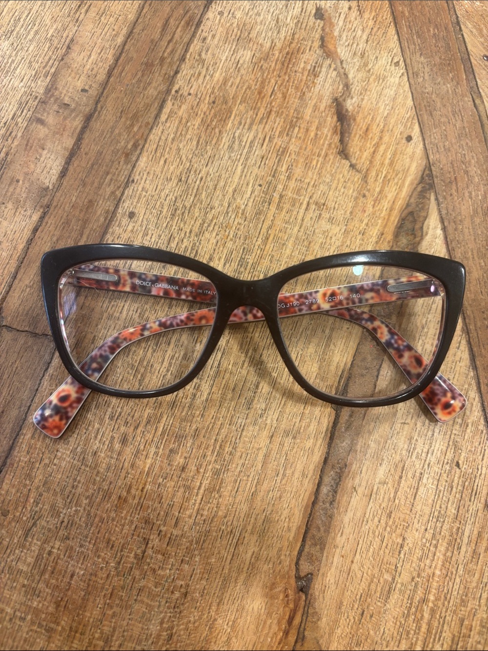 Dolce & Gabbana DG
3190 2790 52•16 140 unknown RX